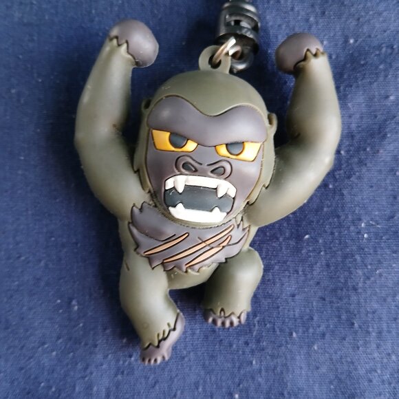 KING KONG 3D BAG CLIP GODZILLA VS KONG MONOGRAM - Picture 3 of 3